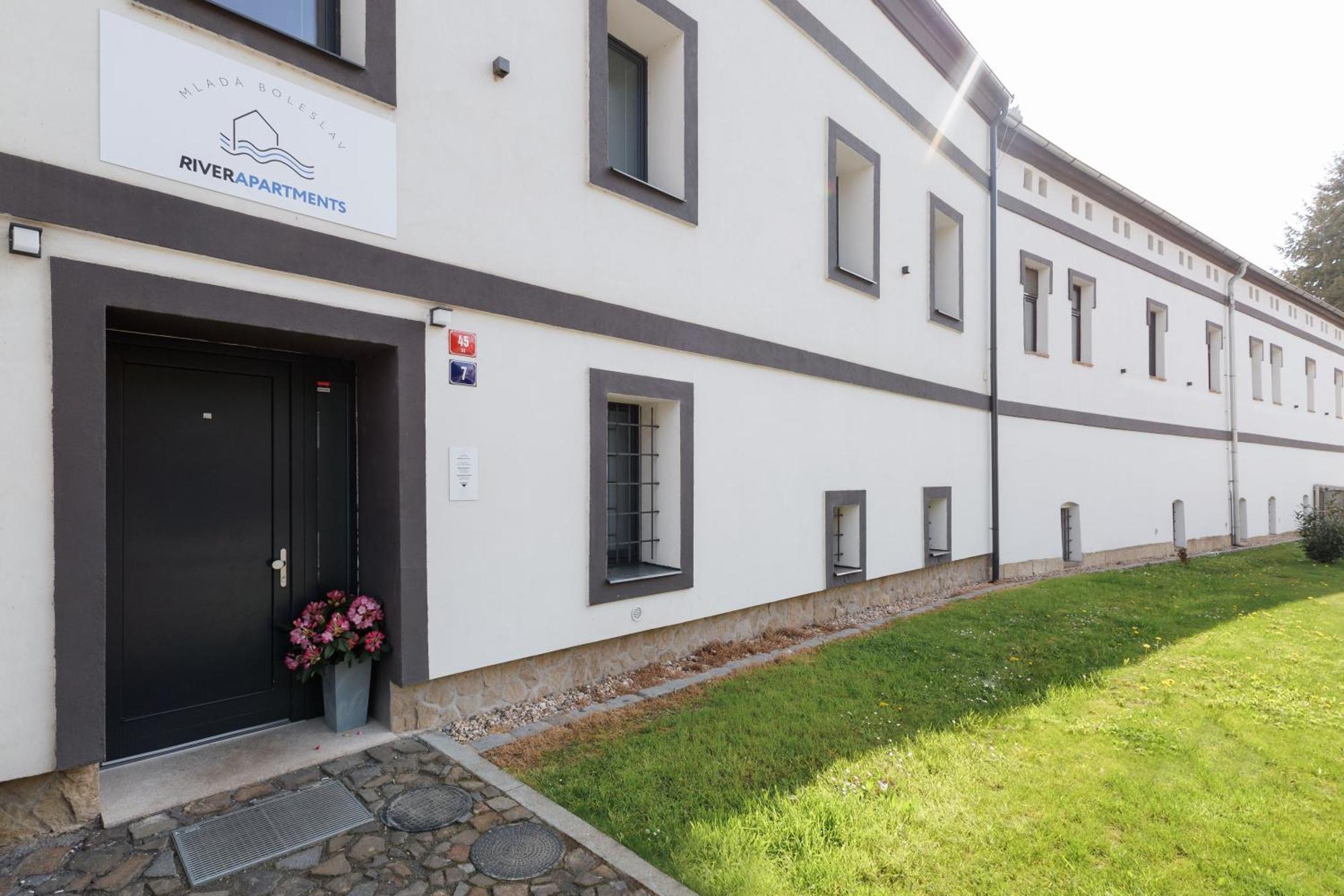 River Apartments Mladá Boleslav Eksteriør billede